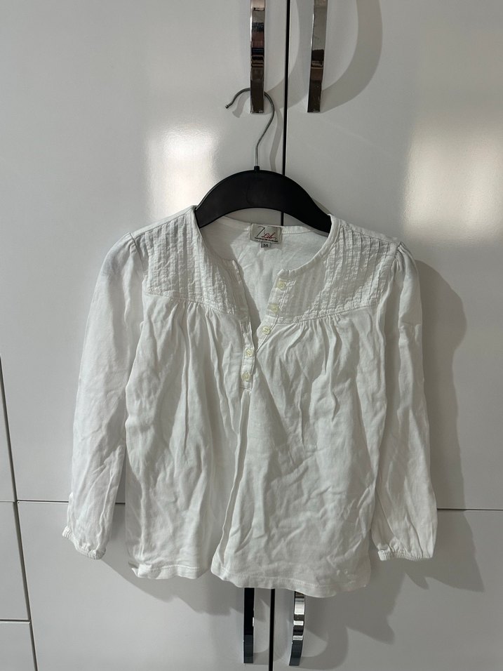 Nakışlı, kısa kollu, bol kesim beyaz kız çocuk gömlek - Görsel 2