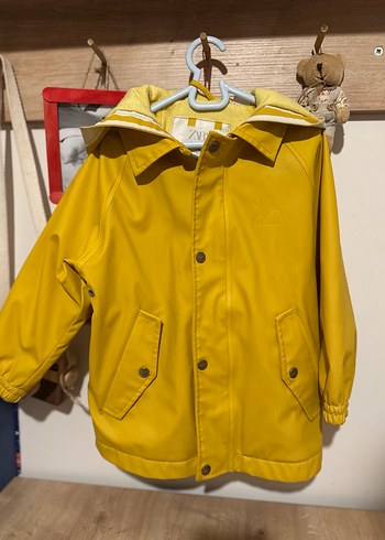 Kapüşonlu Sarı Erkek Çocuk yağmurluk - Görsel 3