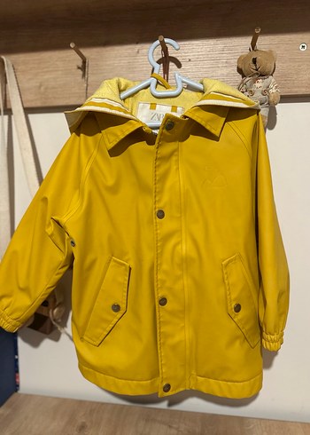 Kapüşonlu Sarı Erkek Çocuk yağmurluk - Görsel 4