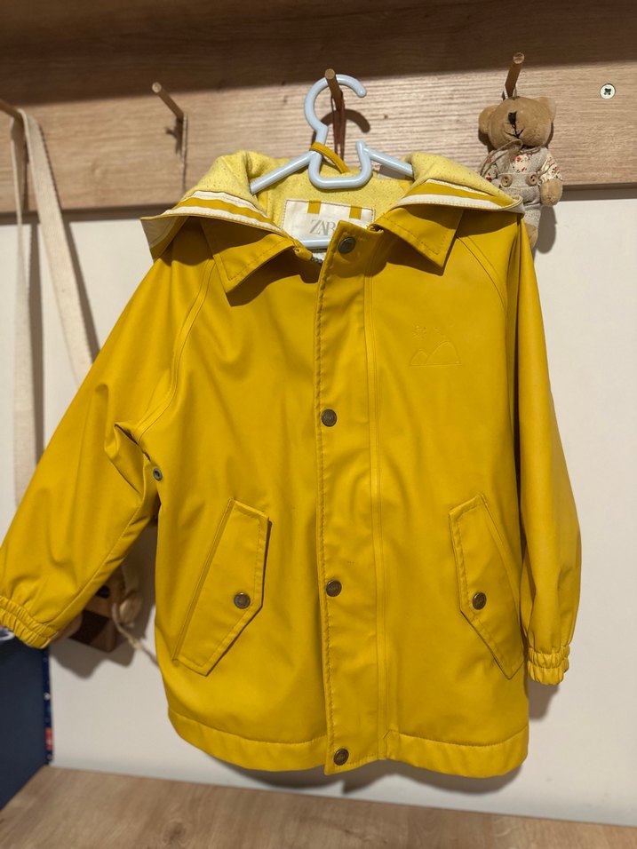 Kapüşonlu Sarı Erkek Çocuk yağmurluk - Görsel 4