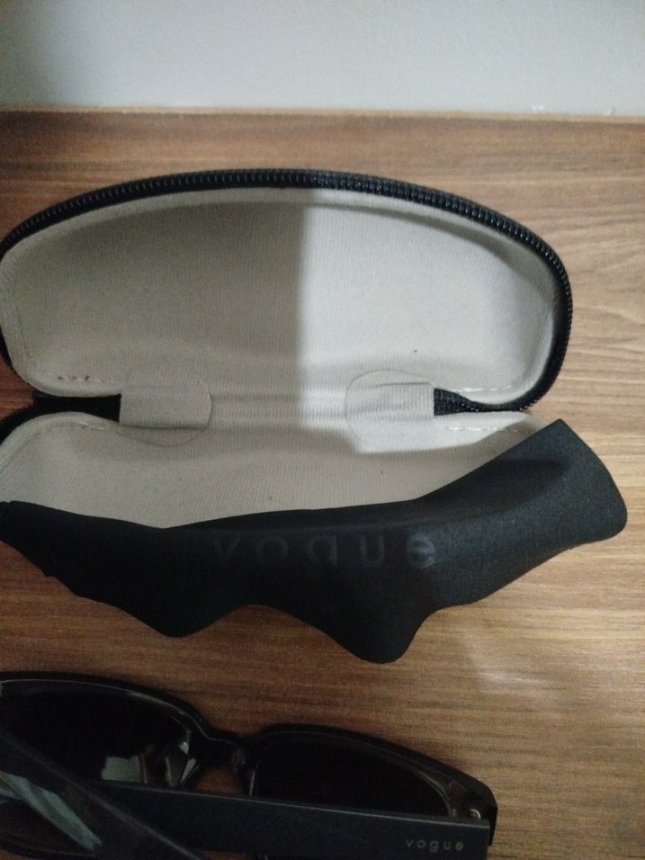 Şeffaf Gri Vogue Erkek Güneş Gözlüğü - Görsel 3