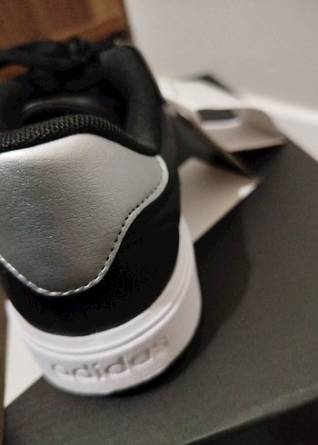 Adidas kadın spor ayakkabı - Görsel 4