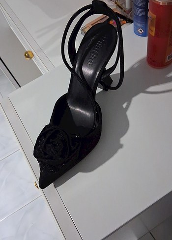 Siyah Taşlı Stiletto Topuklu Kadın Ayakkabı
