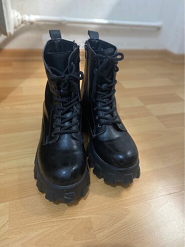 Siyah unisex bot