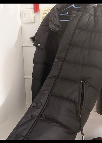 Siyah Kürklü Kadın Kışlık Mont - Görsel 3