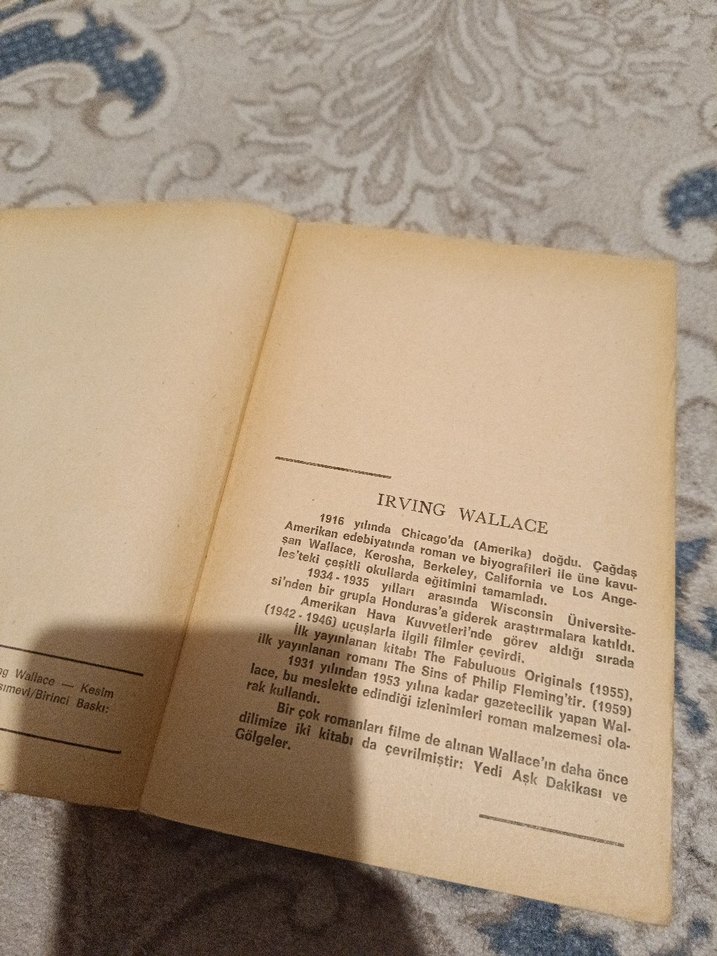 Irving Wallace temas the plot kitap - Görsel 3