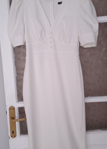 40 Beden beyaz Renk elbise 