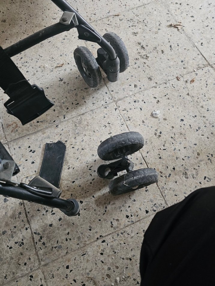 Duux Baston Bebek Arabası UFAK HASARLI - Görsel 3