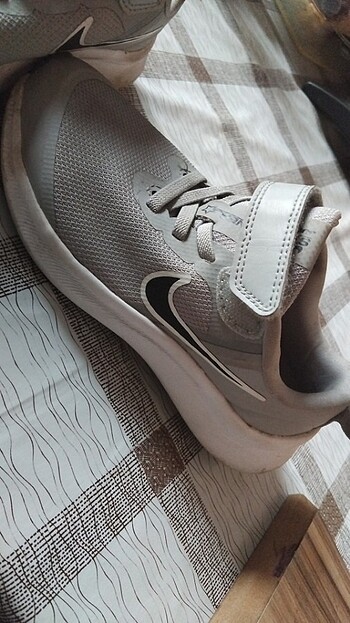 28 Beden Nike
