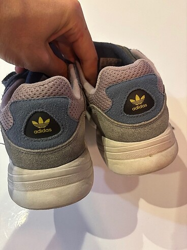 34 Beden Orijinal Adidas spor ayakkabısı