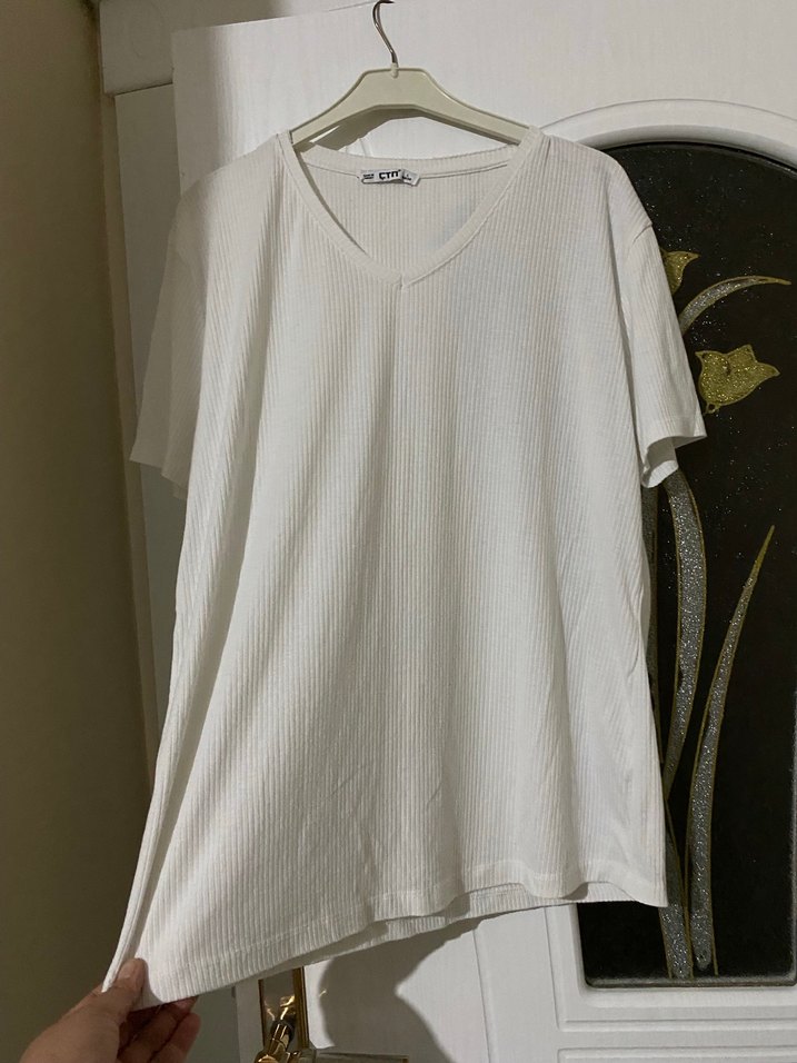 Kadın Beyaz Kısa Kollu Tişört - Görsel 4