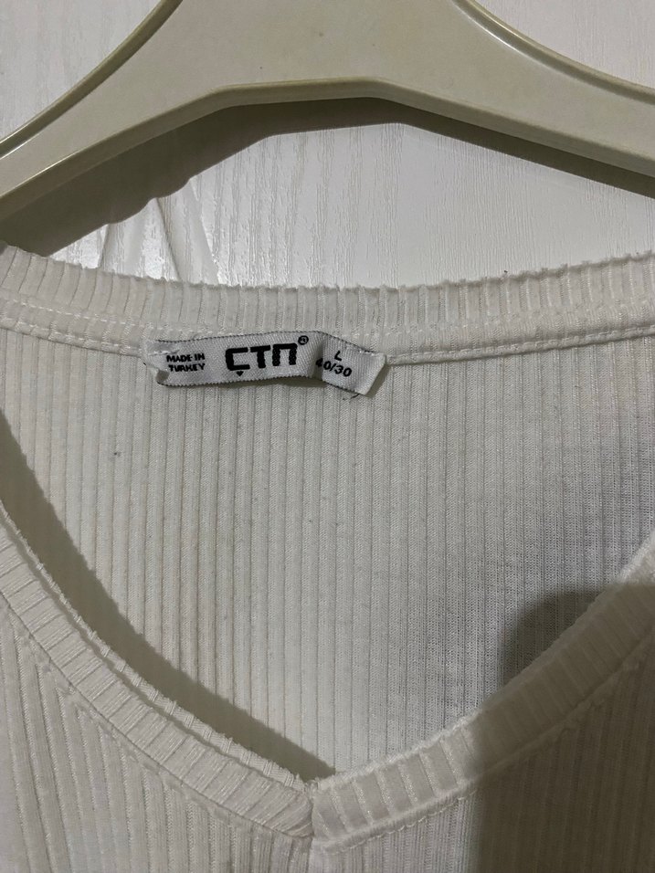 Kadın Beyaz Kısa Kollu Tişört - Görsel 3