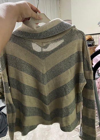 Gri Çizgili Boğazlı Kadın Triko Kazak - Görsel 4