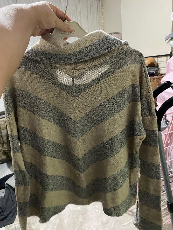 Gri Çizgili Boğazlı Kadın Triko Kazak - Görsel 4