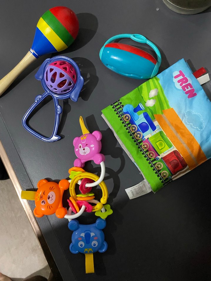 Renkli Bebek Diş Kaşıyıcısı ve Çıngırak Seti - Görsel 3