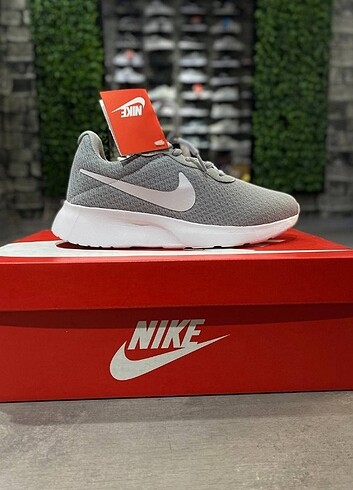 37 Beden gri Renk NIKE RANJUN KADIN SPOR 36-37-38-39-40 