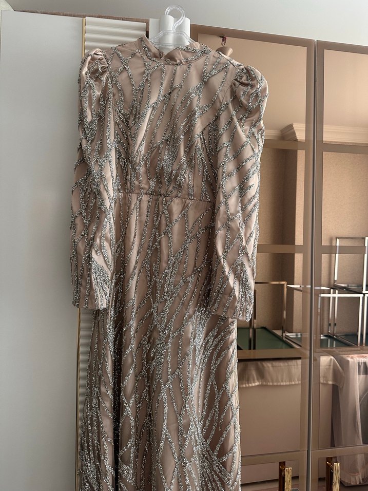 Bej İşlemeli Uzun Kollu Abiye Elbise - Görsel 2