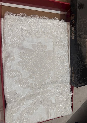 Beyaz Nakışlı Aden Yatak Örtüsü - Görsel 3