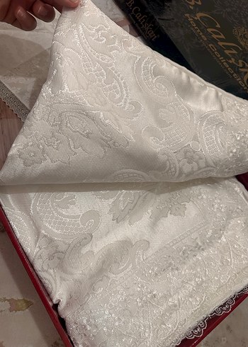 Beyaz Nakışlı Aden Yatak Örtüsü - Görsel 8