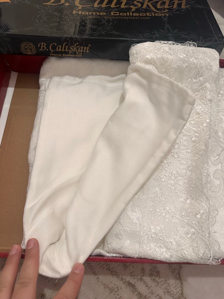 Beyaz Nakışlı Aden Yatak Örtüsü - Görsel 5