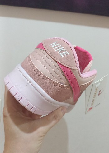 Nike Pembe Nike Kadın Spor Ayakkabı