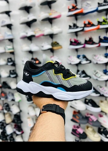 Adidaas snekars
