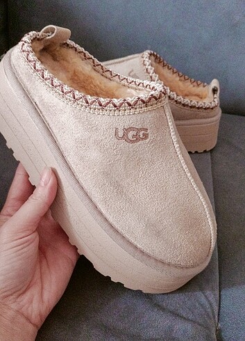 UGG tazz slipper 