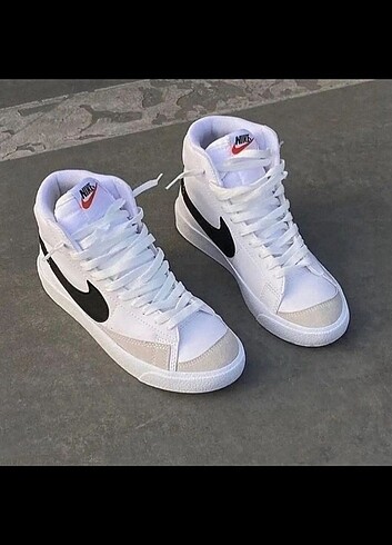 Nike blazer mid
