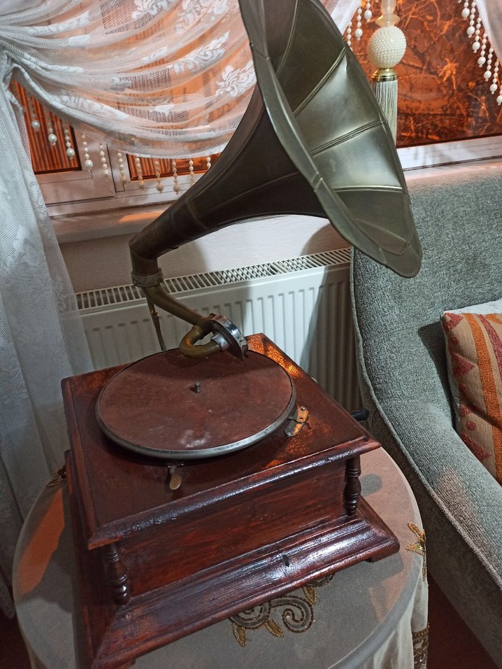 Parlak Kahverengi Nostaljik orjinal Gramofon - Görsel 2
