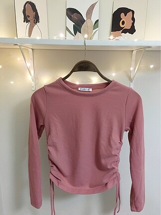 Pembe yanı büzgülü bluz