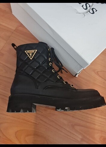 Guess GUESS SİYAH BOT 