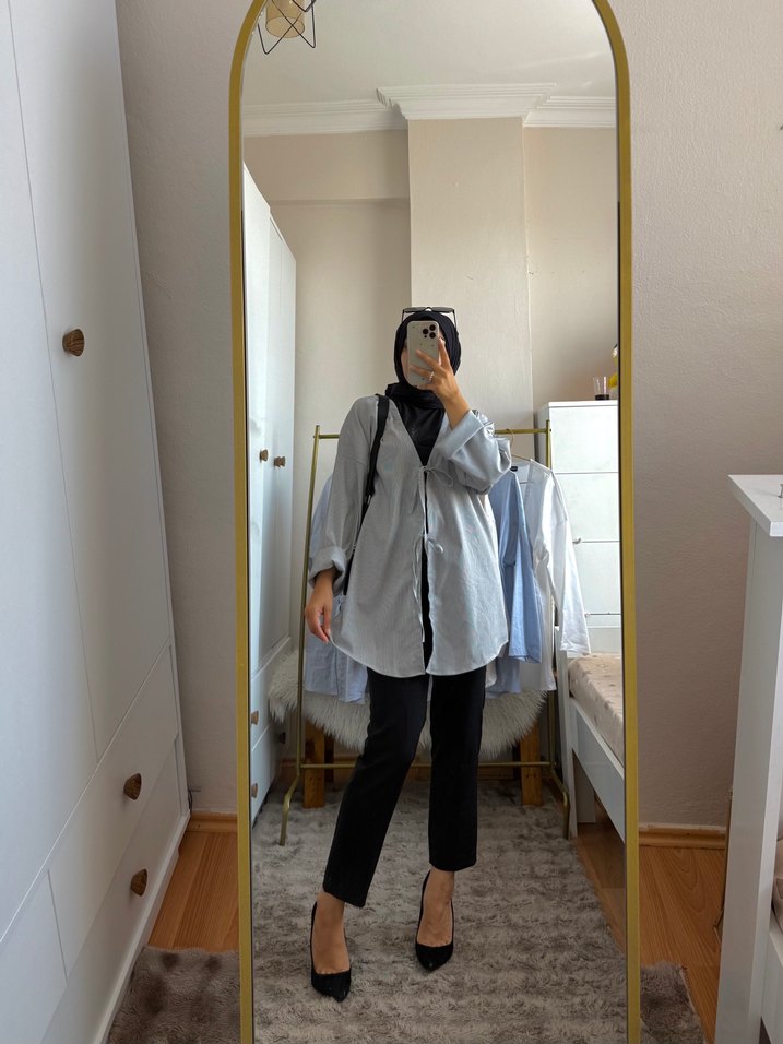 Gri Yüksek Yakalı Uzun Kollu Denim Gömlek - Görsel 2