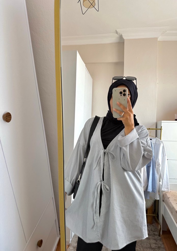 Gri Yüksek Yakalı Uzun Kollu Denim Gömlek - Görsel 4