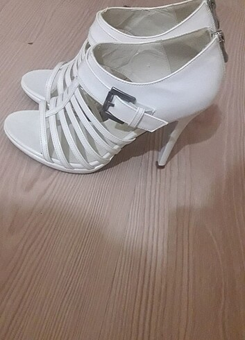 36 Beden Beyaz topuklu ayakkabı