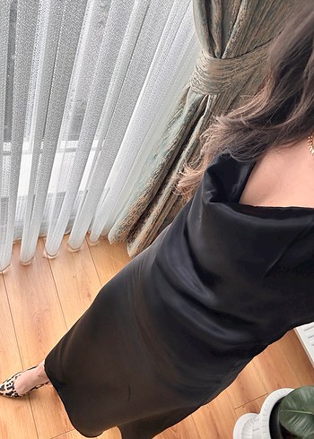 Siyah Midi Askılı V-Yaka Kadın Elbise - Görsel 3