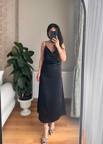 Siyah Midi Askılı V-Yaka Kadın Elbise - Görsel 7