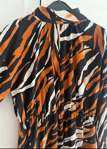 Kahverengi Zebra Desenli Kısa Kadın Elbise - Görsel 6