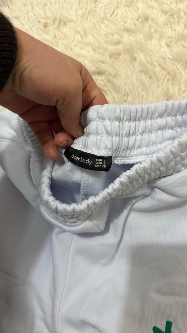 Beyaz Kapüşonlu Kadın Eşofman Takımı 
S ve M beden için uygundur - Görsel 4