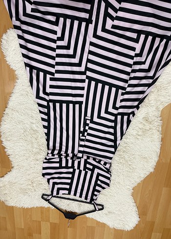 42 Beden beyaz Renk Zebra Desenli Uzun Askılı Elbise
