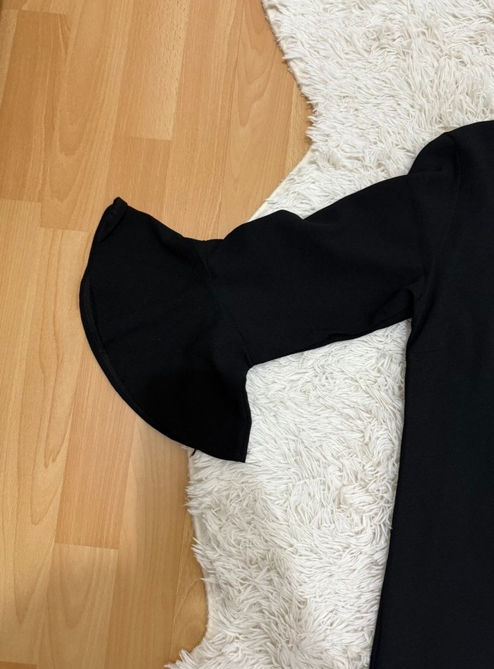 Uzun Kollu Siyah Fırfırlı Kadın Elbise - Görsel 2