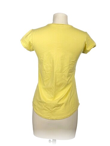 l Beden PreLoved T-shirt %70 İndirimli.