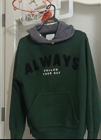 Kapşonlu sweatshirt 