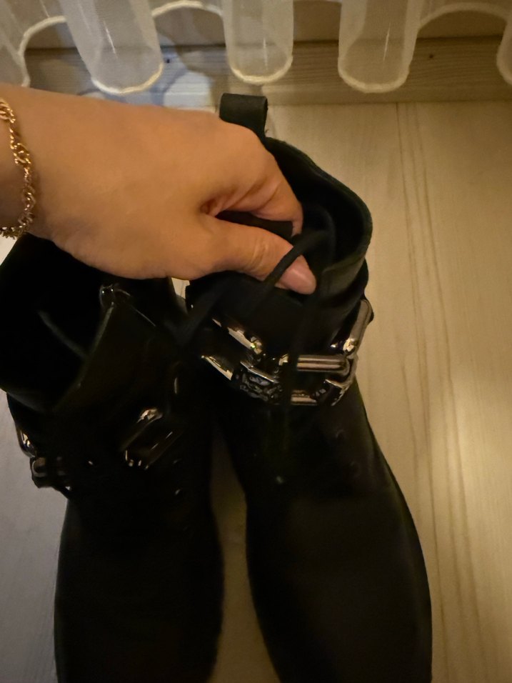 Siyah Deri Tokalı Goth Kadın Bot - Görsel 3