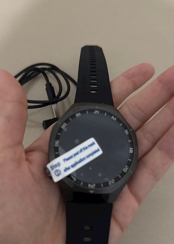 Siyah Akıllı Saat ve Şarj Kablosu - Görsel 3