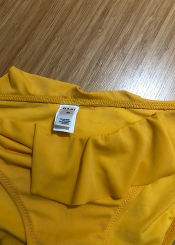 Sarı Fırfırlı Bikini Altı dagi marka - Görsel 2