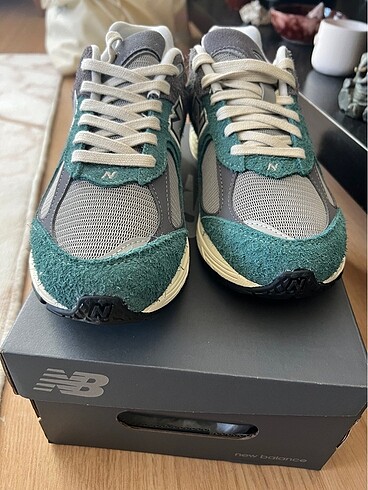 38,5 Beden yeşil Renk 2002r Newbalance orijinal