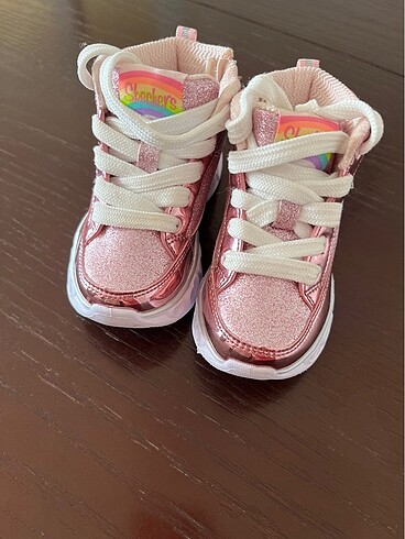 Sketchers sneaker 22 beden