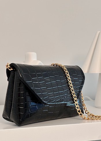 Zara Zara Model Zincir Askılı Çapraz Çanta