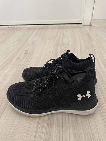 Under Armour spor ayakkabı
