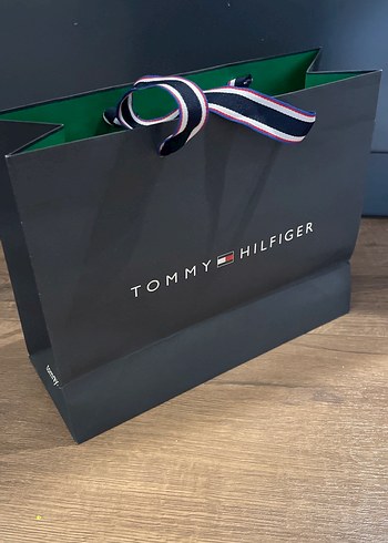 Tommy Hilfiger